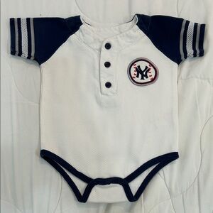 NY Yankees Infant Bodysuit